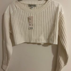 URBAN OUTFITTERS CROP SWEATER